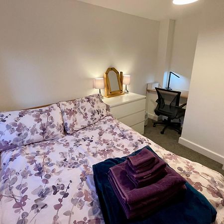 Vernon Place Town Centre, Vernon Cottage 3-Bed With Parking, 1A Vernon Court 2-Bed With Parking, 1B Studio No Parking, Off The High Street Next To Sandford Park Cheltenham Zewnętrze zdjęcie
