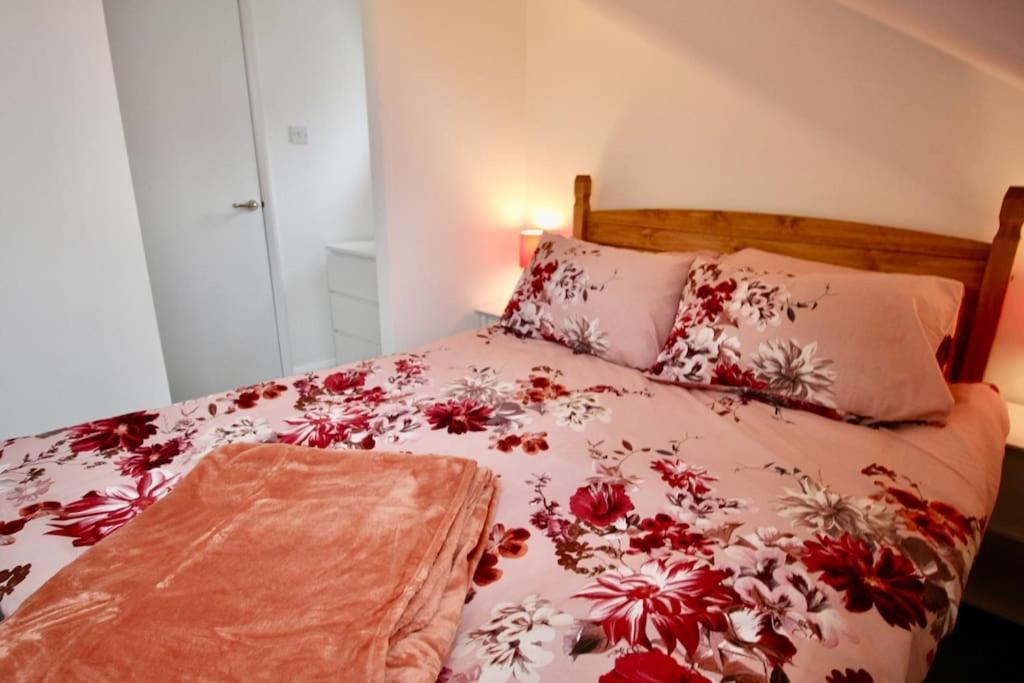 Vernon Place Town Centre, Vernon Cottage 3-Bed With Parking, 1A Vernon Court 2-Bed With Parking, 1B Studio No Parking, Off The High Street Next To Sandford Park Cheltenham Zewnętrze zdjęcie
