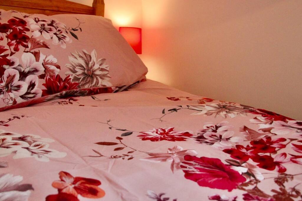 Vernon Place Town Centre, Vernon Cottage 3-Bed With Parking, 1A Vernon Court 2-Bed With Parking, 1B Studio No Parking, Off The High Street Next To Sandford Park Cheltenham Zewnętrze zdjęcie