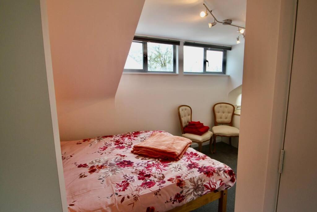 Vernon Place Town Centre, Vernon Cottage 3-Bed With Parking, 1A Vernon Court 2-Bed With Parking, 1B Studio No Parking, Off The High Street Next To Sandford Park Cheltenham Zewnętrze zdjęcie