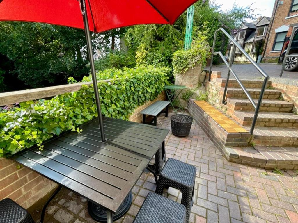 Vernon Place Town Centre, Vernon Cottage 3-Bed With Parking, 1A Vernon Court 2-Bed With Parking, 1B Studio No Parking, Off The High Street Next To Sandford Park Cheltenham Zewnętrze zdjęcie