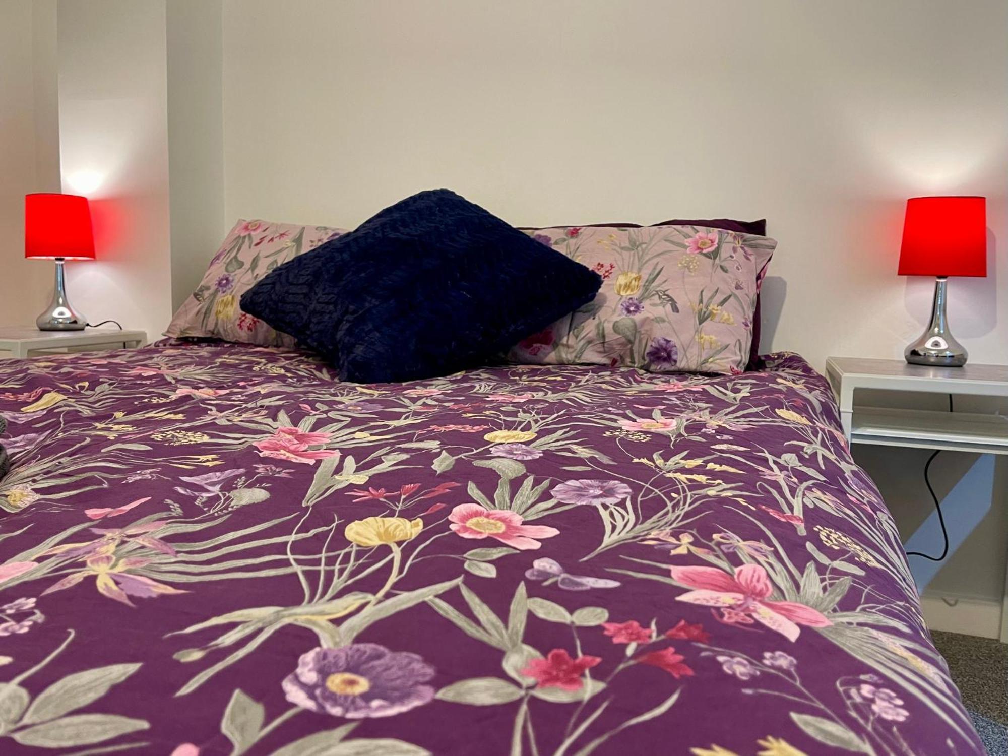 Vernon Place Town Centre, Vernon Cottage 3-Bed With Parking, 1A Vernon Court 2-Bed With Parking, 1B Studio No Parking, Off The High Street Next To Sandford Park Cheltenham Zewnętrze zdjęcie