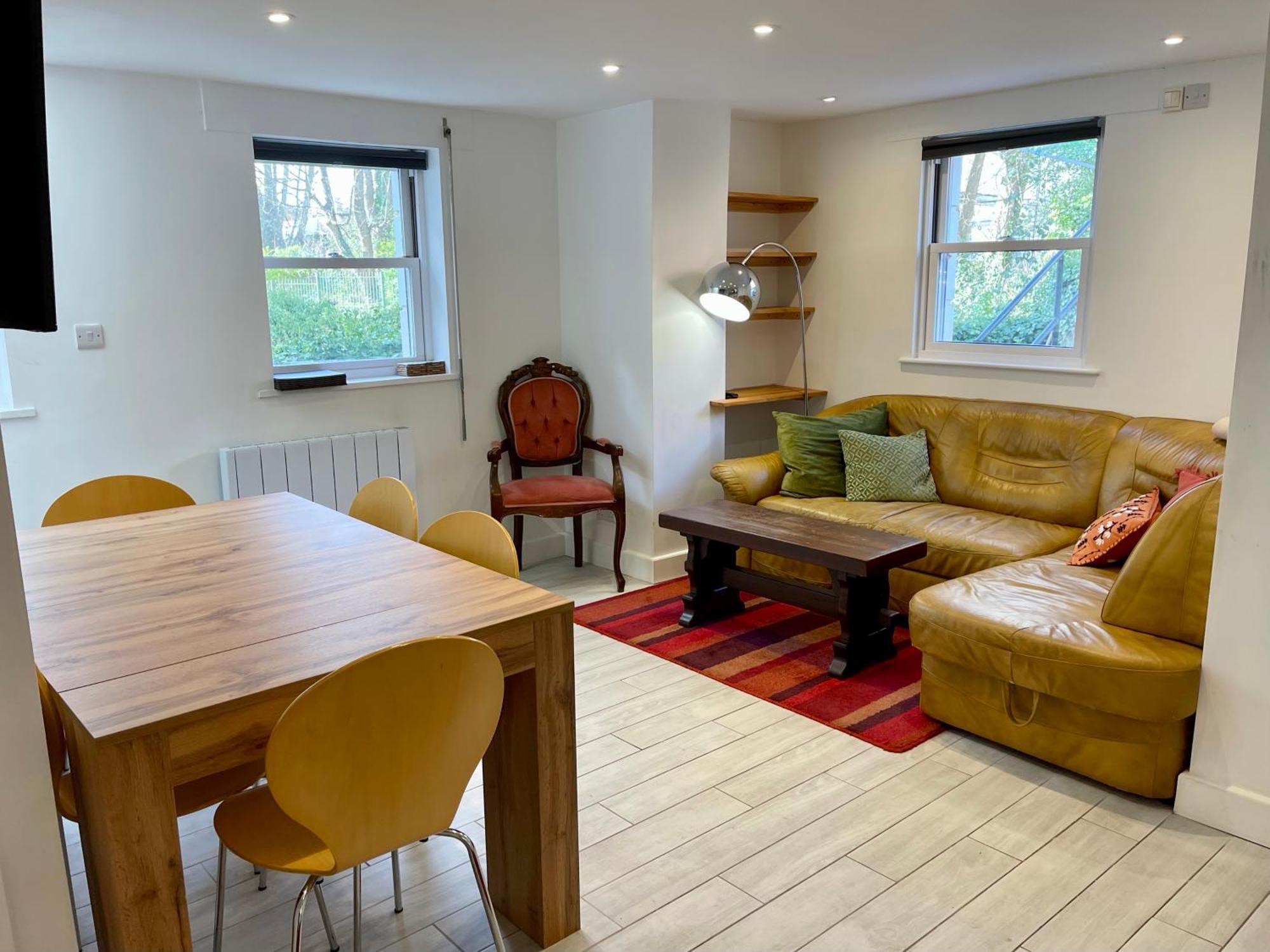 Vernon Place Town Centre, Vernon Cottage 3-Bed With Parking, 1A Vernon Court 2-Bed With Parking, 1B Studio No Parking, Off The High Street Next To Sandford Park Cheltenham Zewnętrze zdjęcie