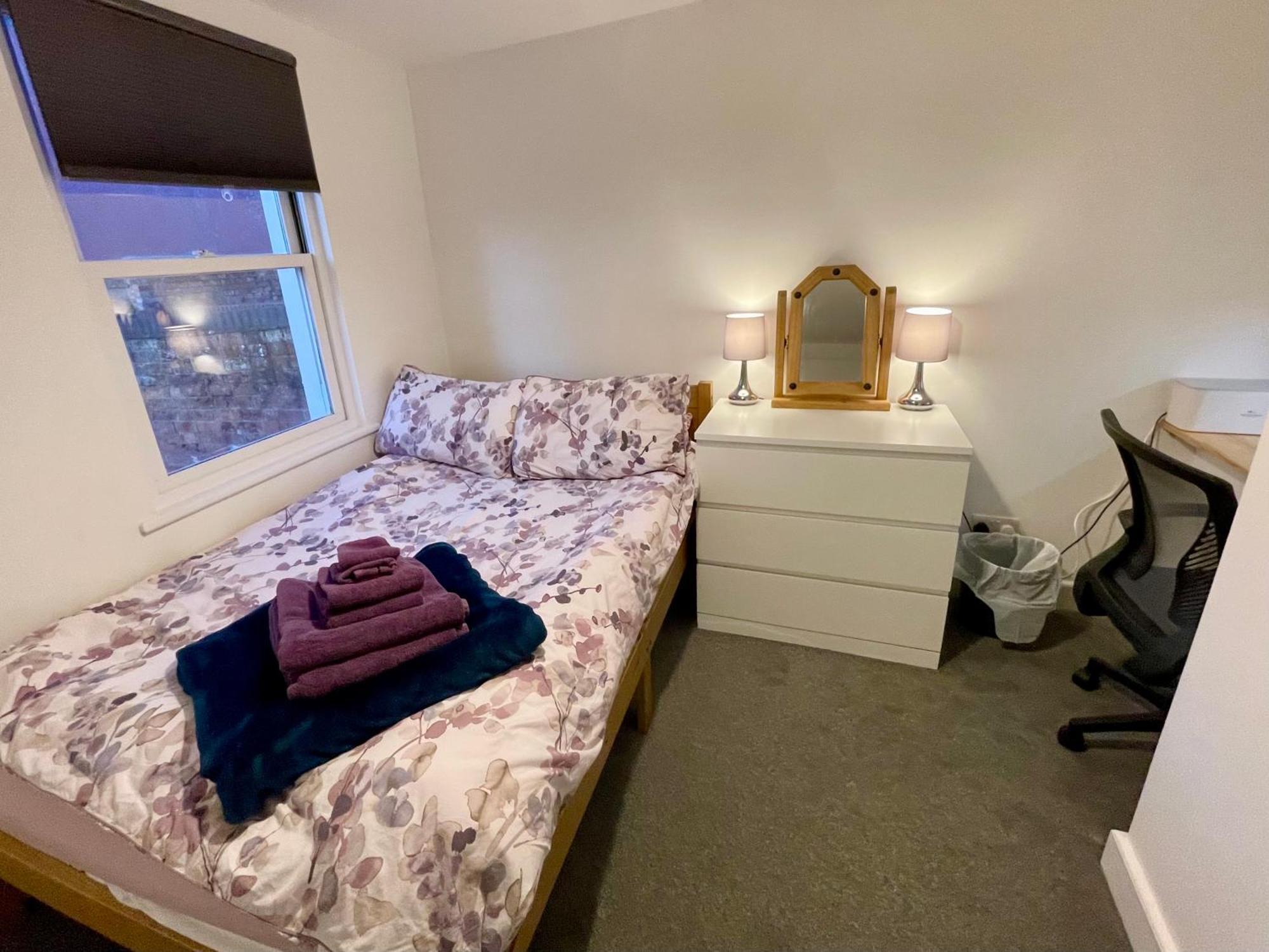 Vernon Place Town Centre, Vernon Cottage 3-Bed With Parking, 1A Vernon Court 2-Bed With Parking, 1B Studio No Parking, Off The High Street Next To Sandford Park Cheltenham Zewnętrze zdjęcie